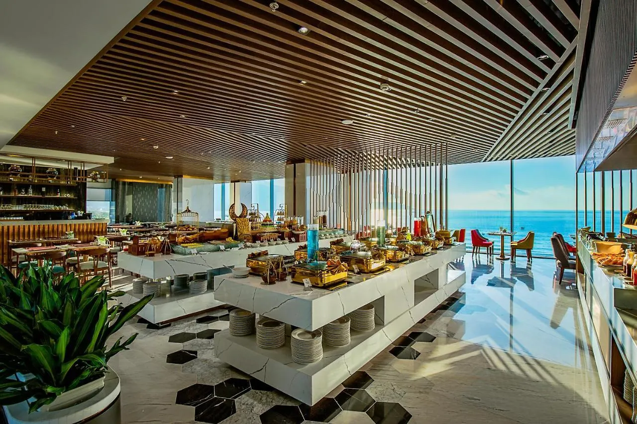 Le Sands Oceanfront Danang Hotel  다낭