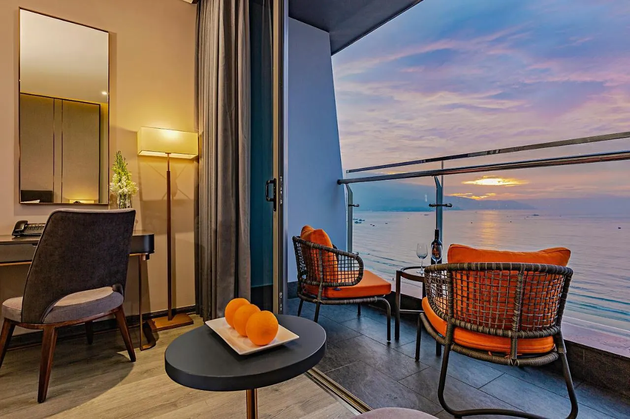 ****  Le Sands Oceanfront Danang Hotel 베트남