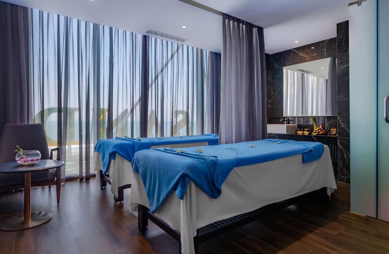 Le Sands Oceanfront Danang Hotel Da Nang