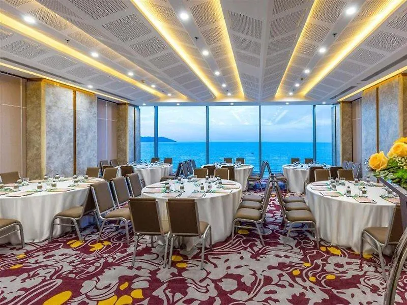 Le Sands Oceanfront Danang Hotel  דה נאנג