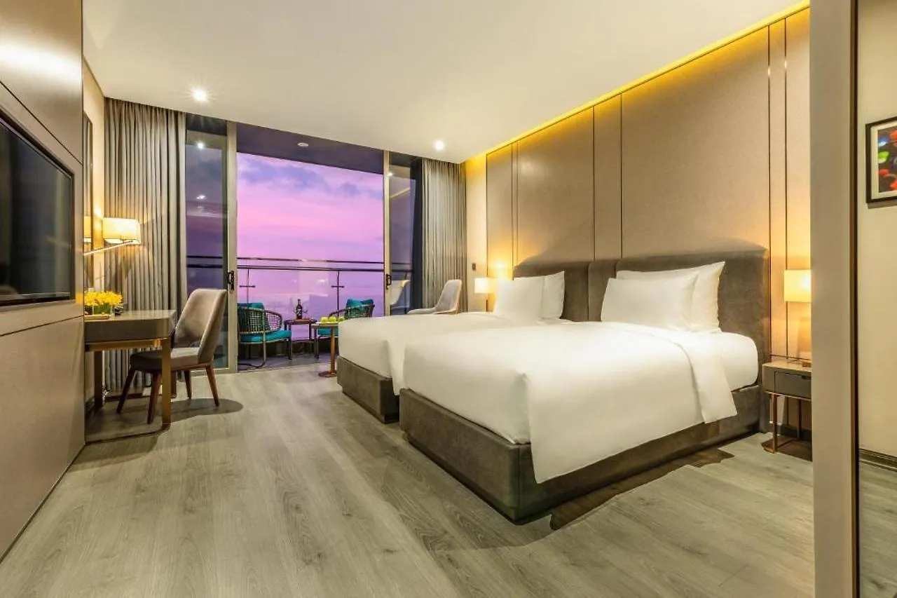 Le Sands Oceanfront Danang Hotel