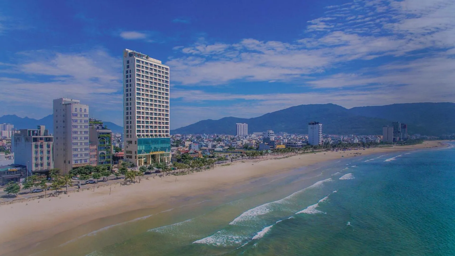 Le Sands Oceanfront Danang Hotel