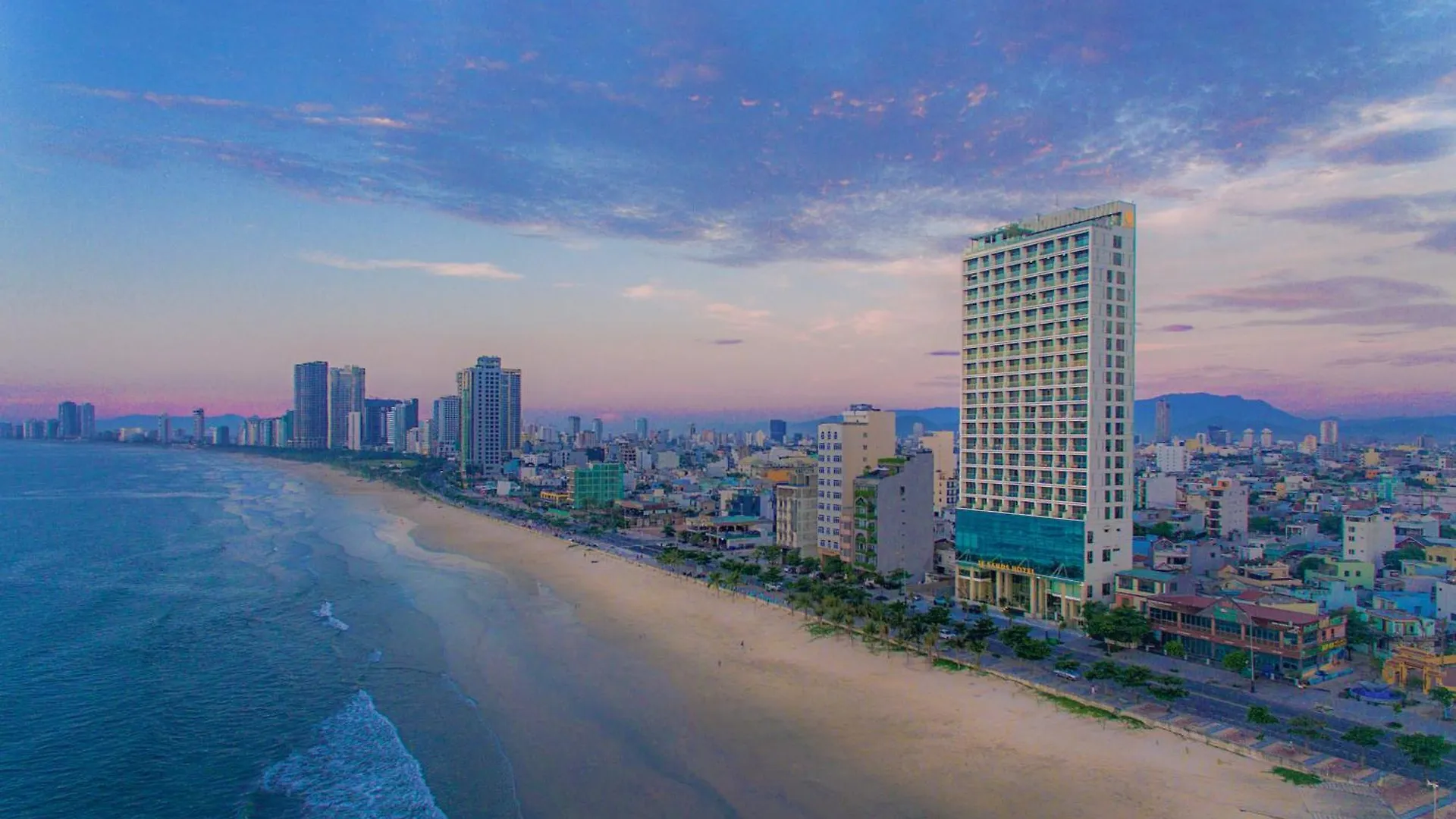 Le Sands Oceanfront Danang Hotel Vietnam